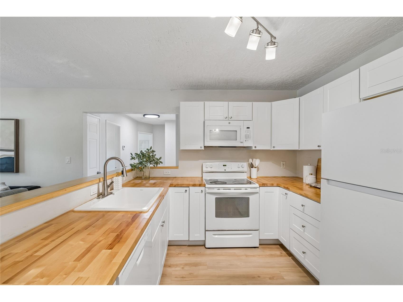 4001 W Rogers Avenue Tampa FL 33611 TB8529109 image9