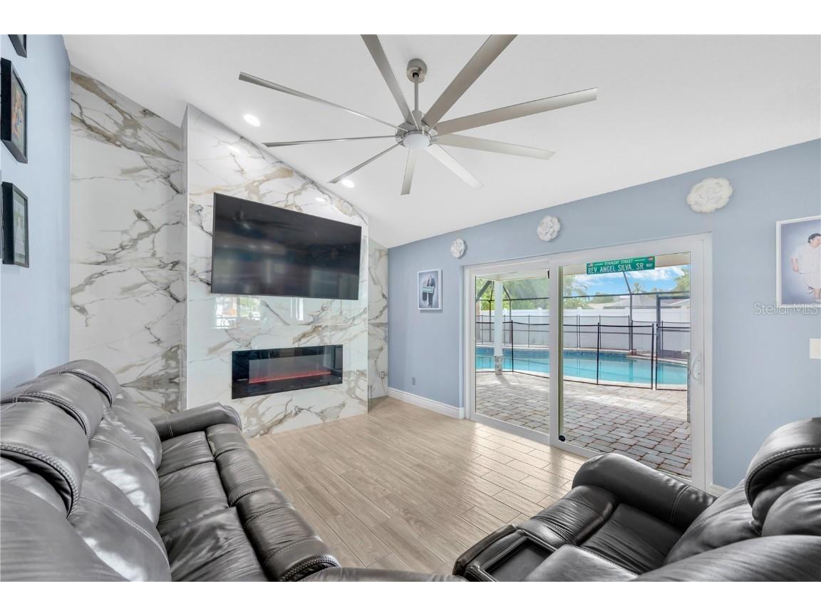 4002 Briarlake Drive Valrico FL 33596 TB8417788 image23