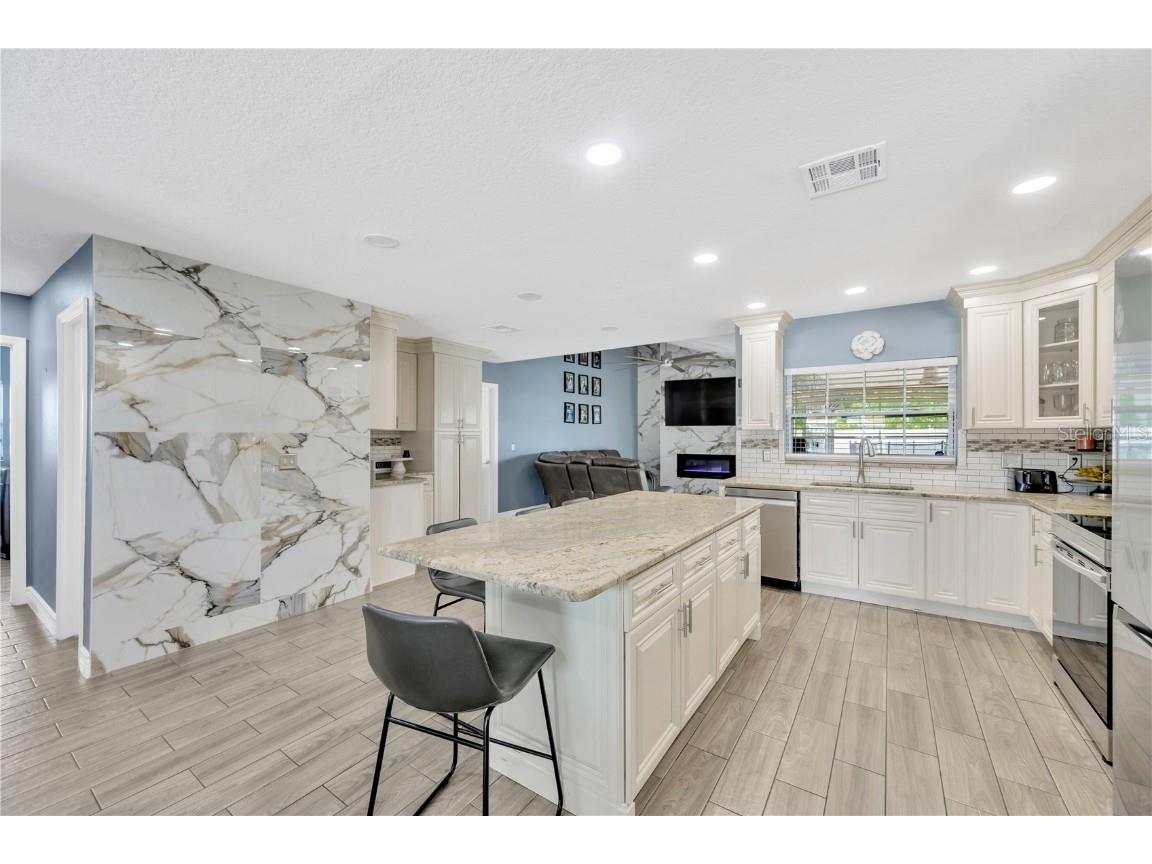 4002 Briarlake Drive Valrico FL 33596 TB8417788 image34