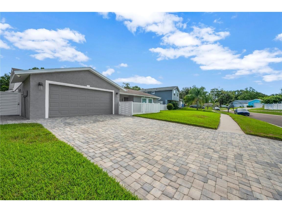 4002 Briarlake Drive Valrico FL 33596 TB8417788 image5