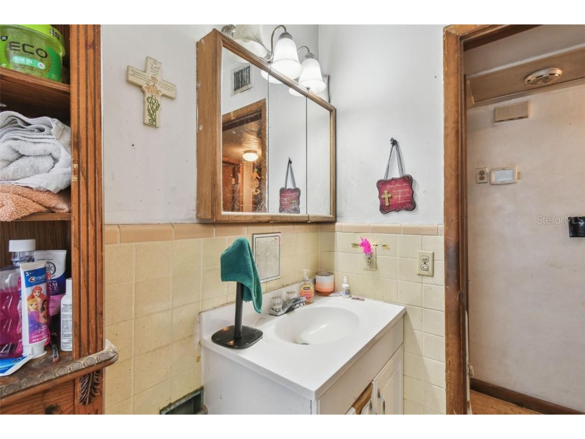 4002 W Gray Street Tampa FL 33609 TB8358236 image12