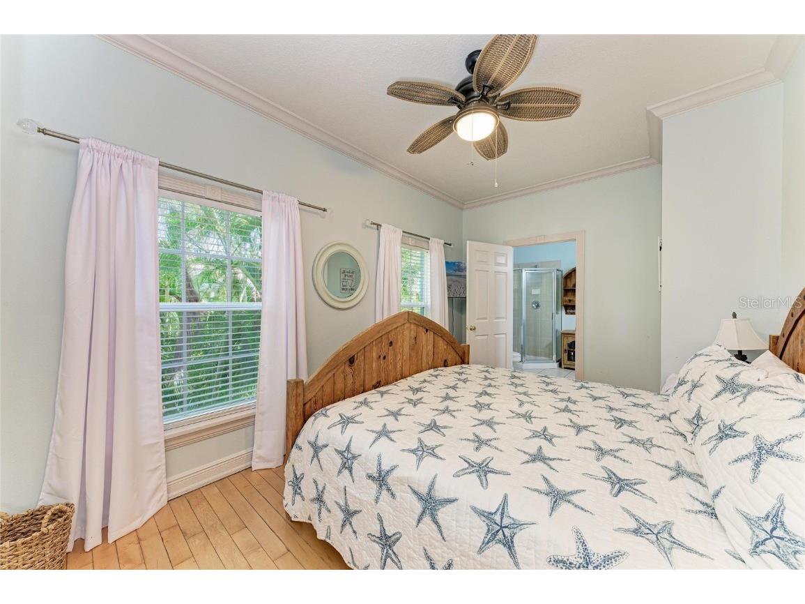 4003 5th Avenue Holmes Beach FL 34217 A4669926 image24