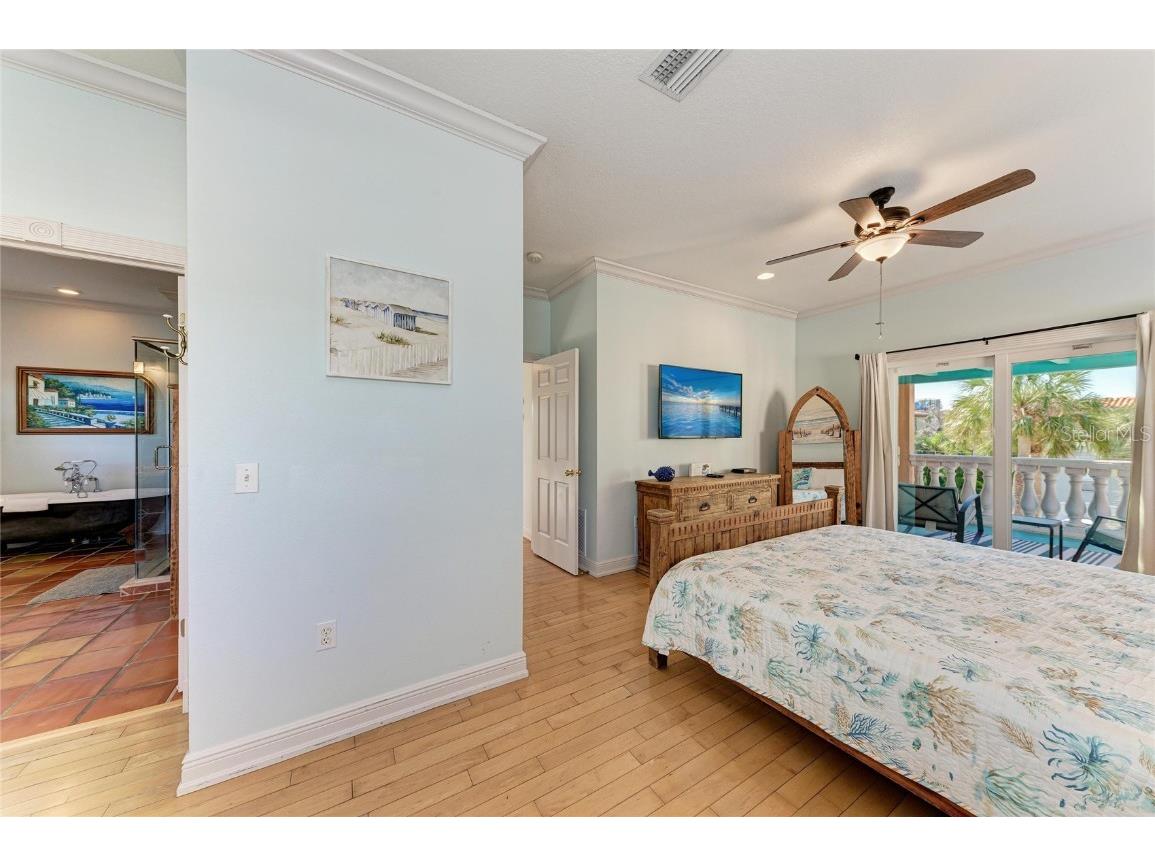 4003 5th Avenue Holmes Beach FL 34217 A4669926 image31