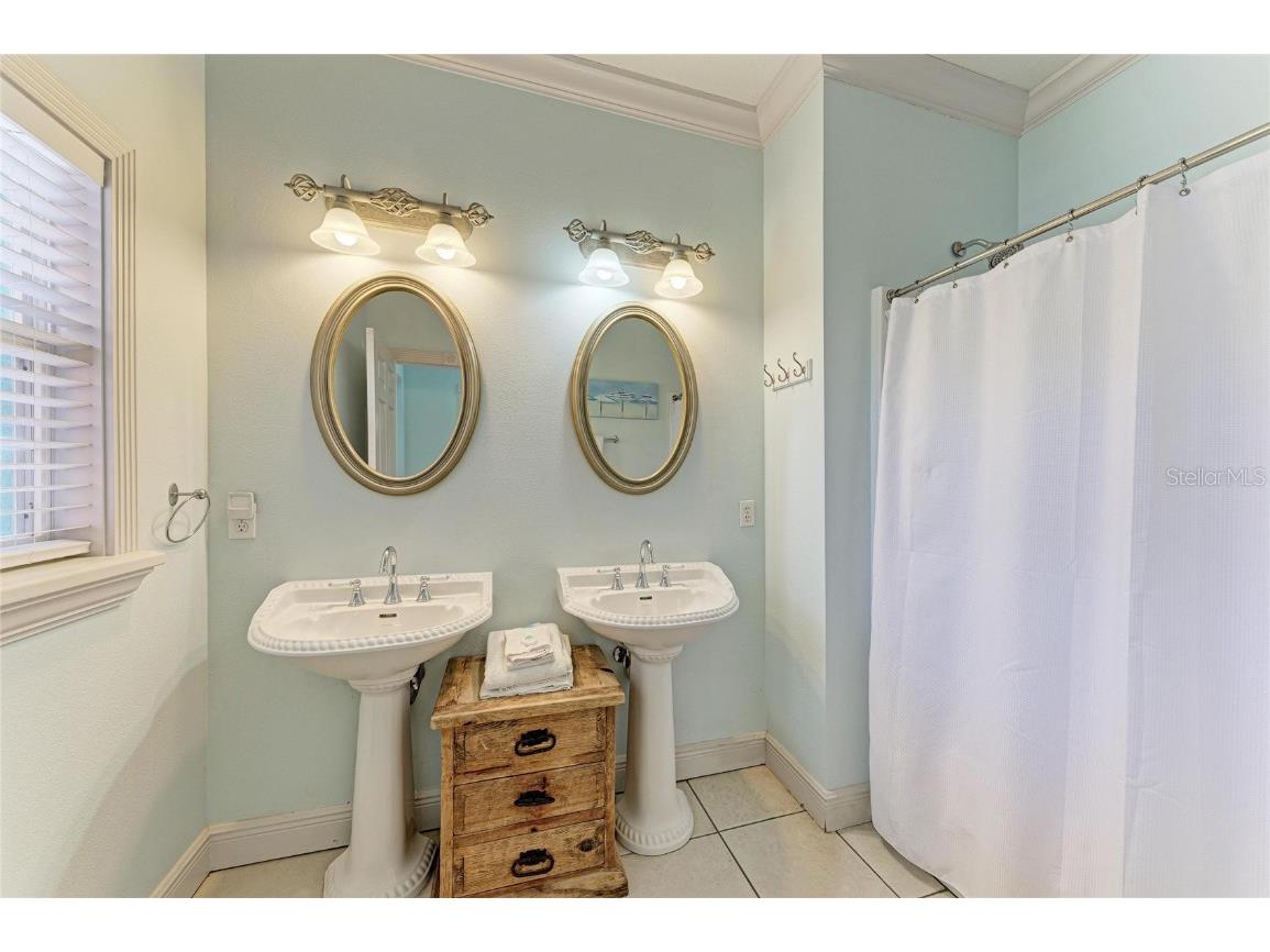 4003 5th Avenue Holmes Beach FL 34217 A4669926 image41