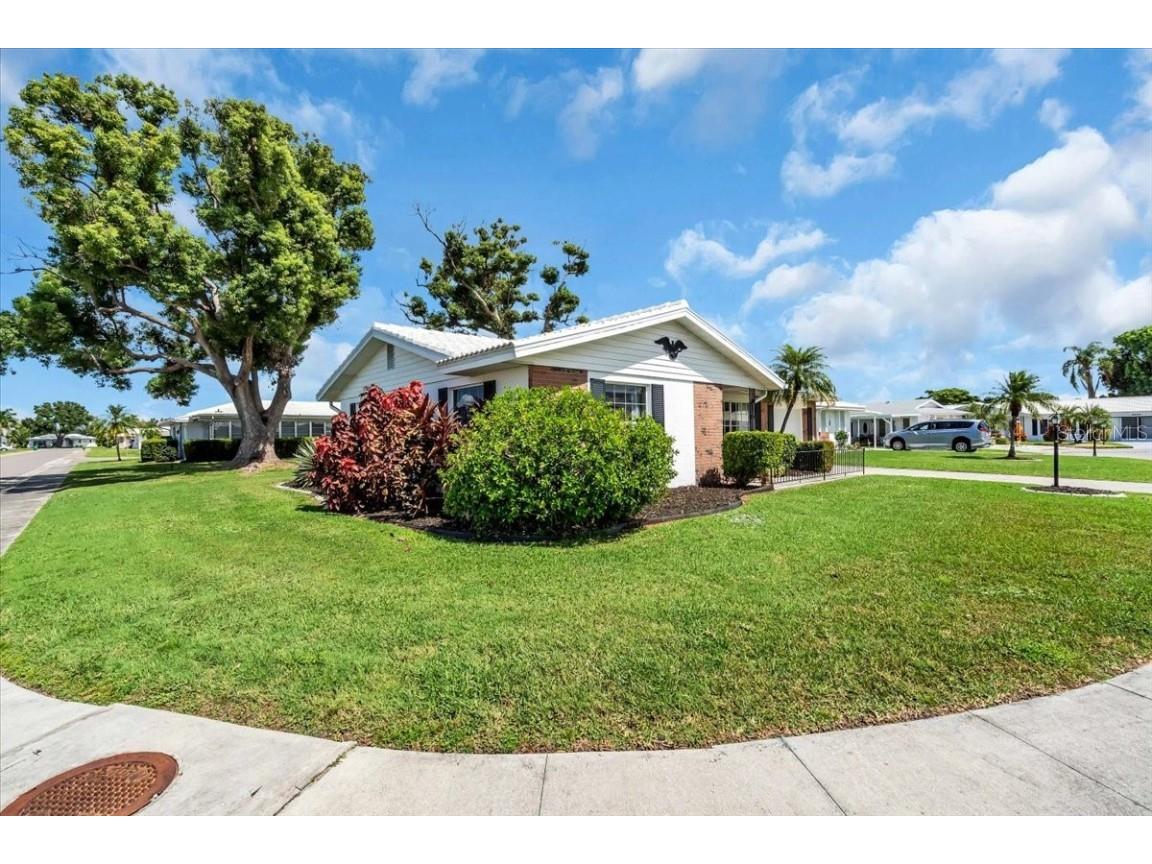 4003 Joyce Drive Bradenton FL 34208 A4666898 image3