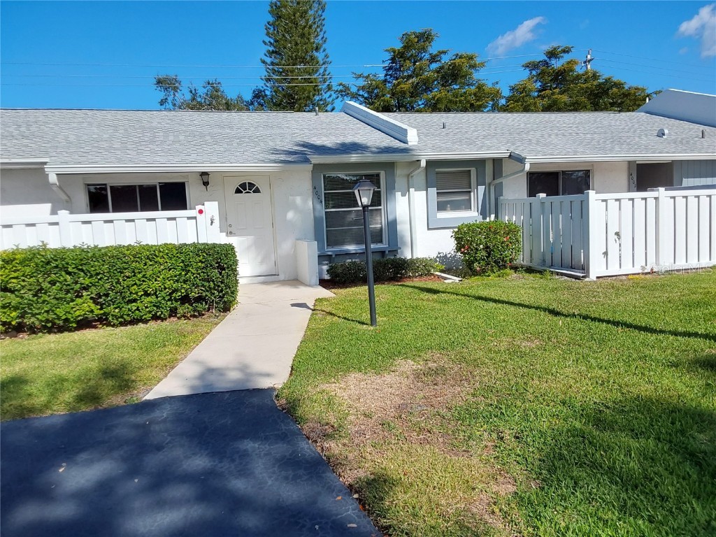 4004 36th Avenue Drive W #4004 Bradenton FL 34205 A4594010 image1