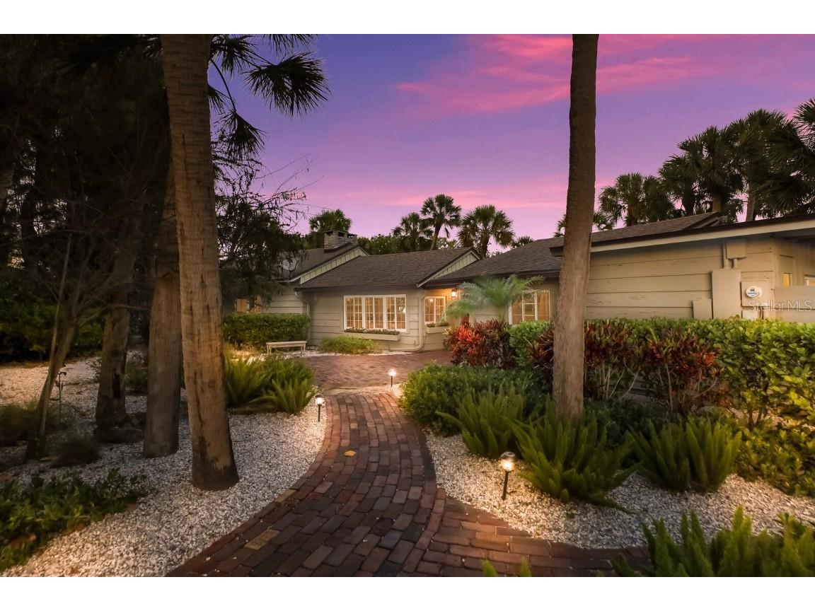 4004 Casey Key Road Nokomis FL 34275 - LITTLE SARASOTA BAY A4534806 image1