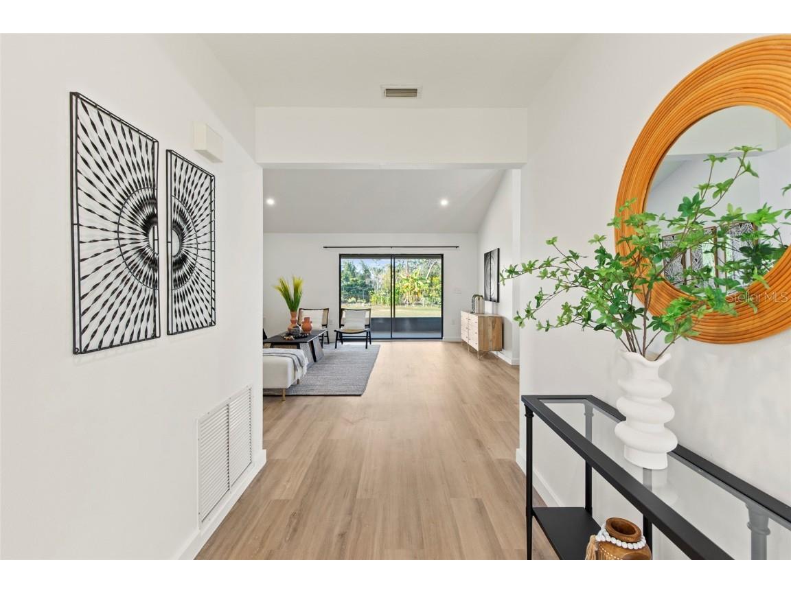 4004 Hidden River Lane Sarasota FL 34240 A4660693 image2