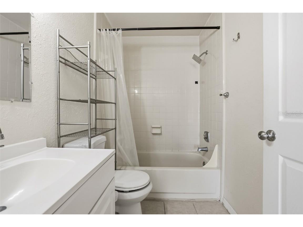 4004 Nestle Oaks Place #203 Tampa FL 33613 TB8456219 image17