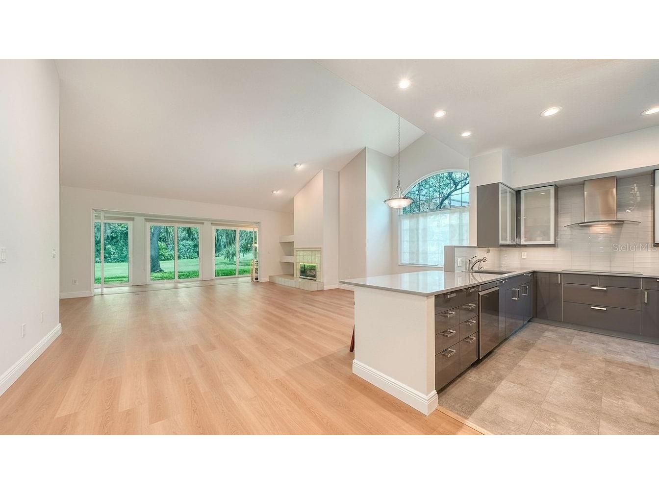 4004 Penshurst Park Sarasota FL 34235 A4695985 image3