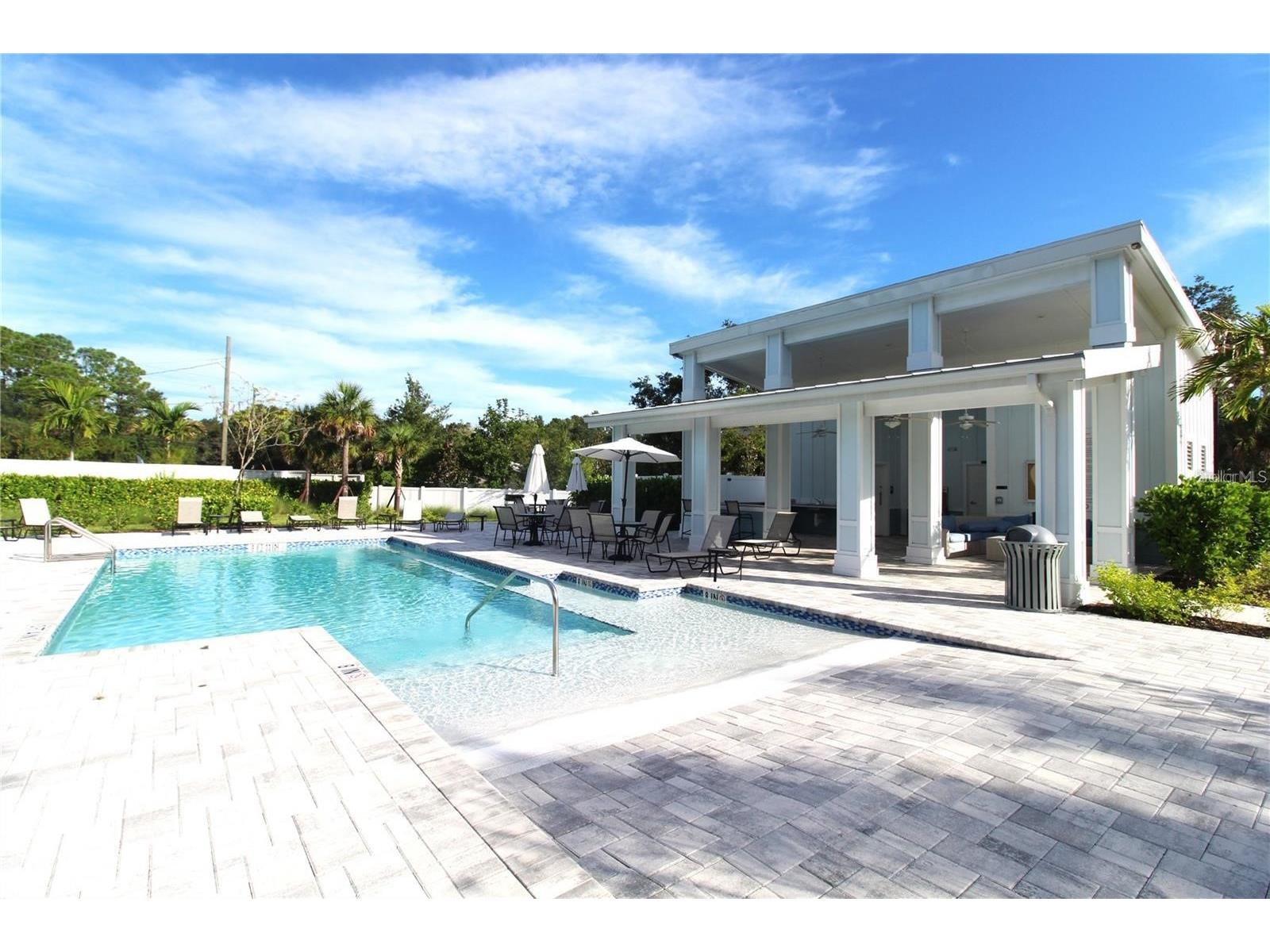 4004 Via Sienna Circle Sarasota FL 34243 A4693759 image3