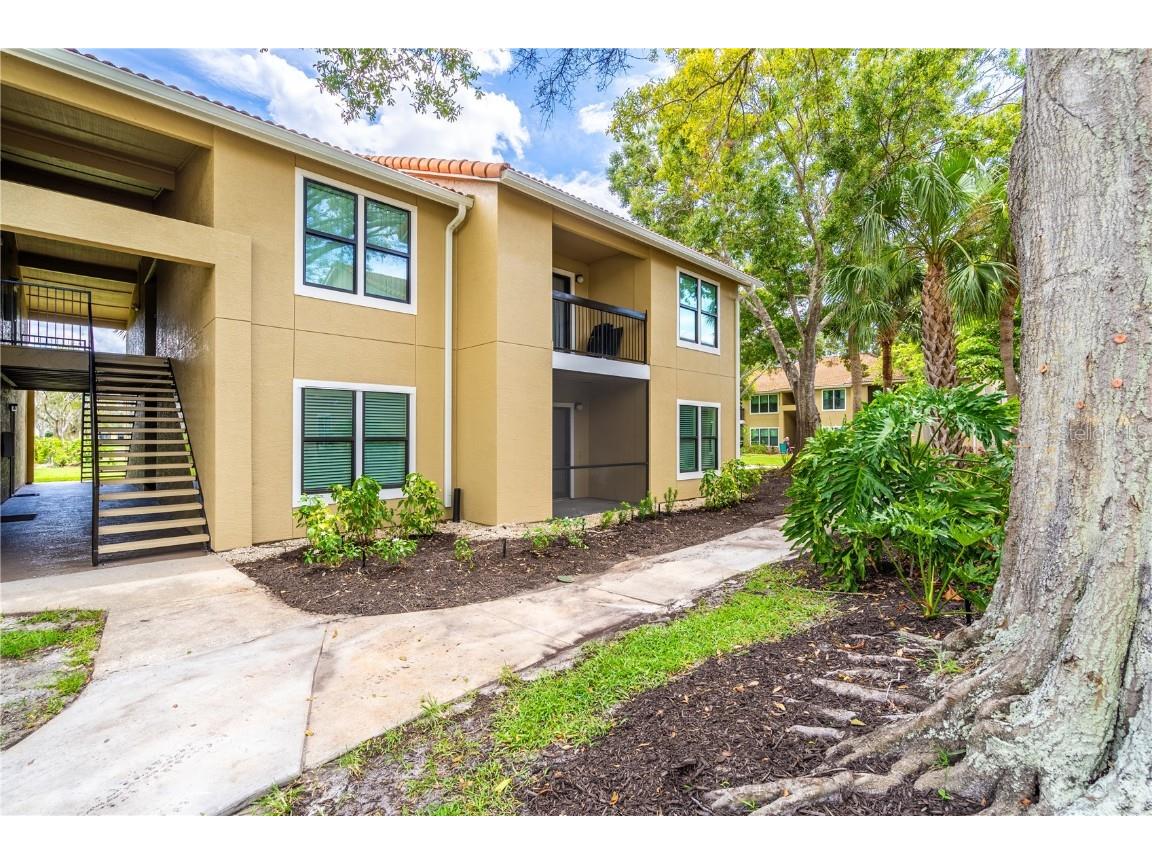 4005 Crockers Lake Boulevard #17 Sarasota FL 34238 A4582265 image1