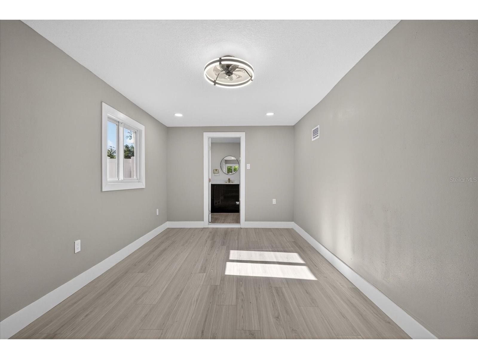 4005 E Henry Avenue Tampa FL 33610 TB8502112 image36