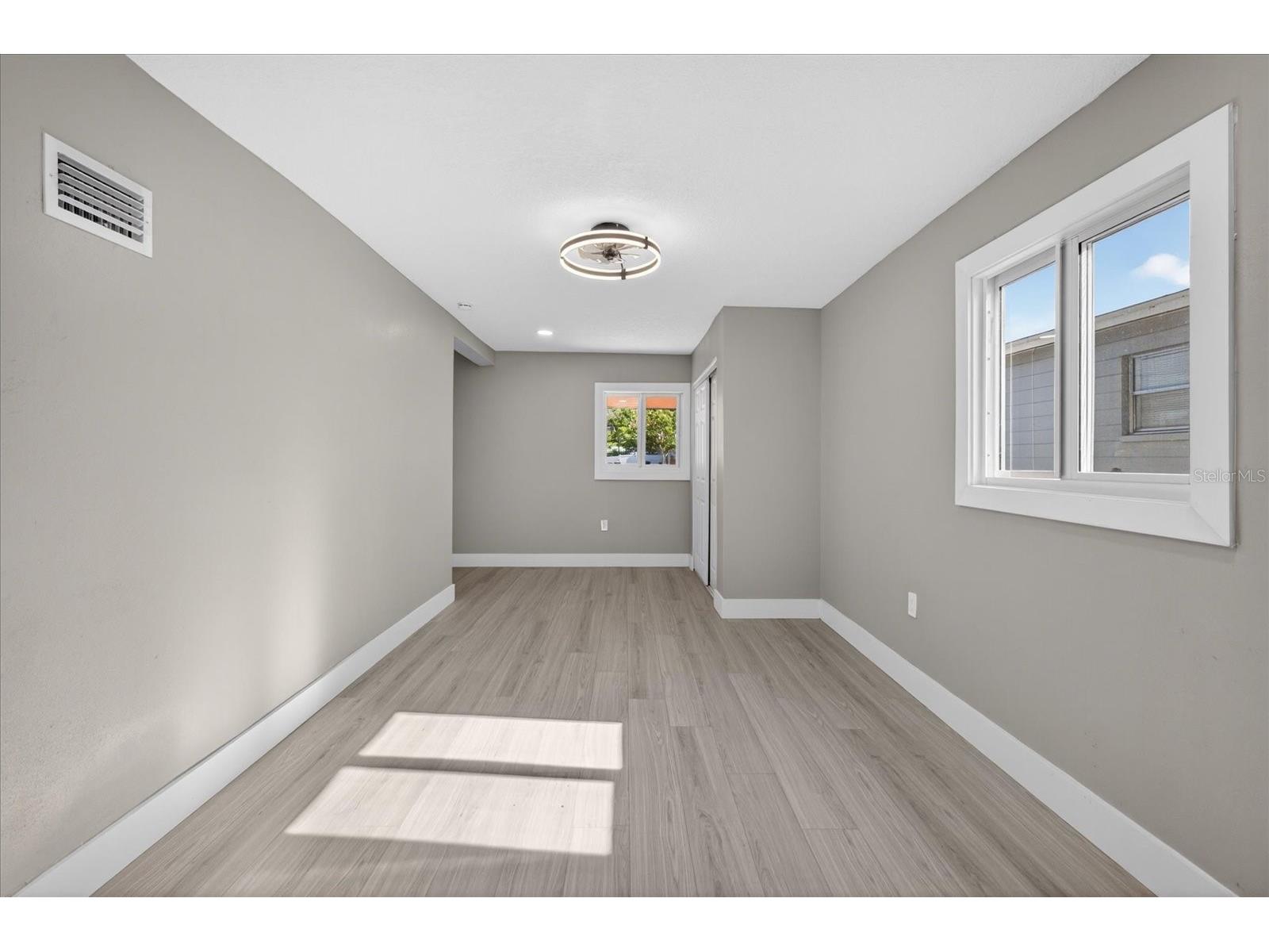 4005 E Henry Avenue Tampa FL 33610 TB8502112 image37