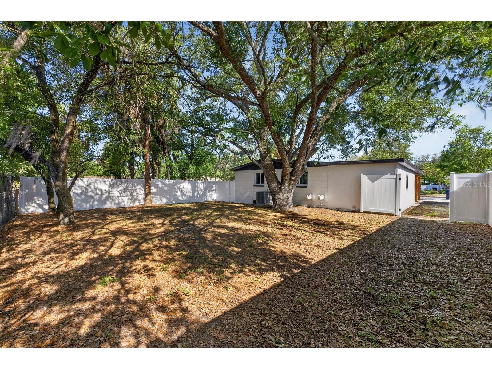 4005 E Henry Avenue Tampa FL 33610 TB8502112 image42