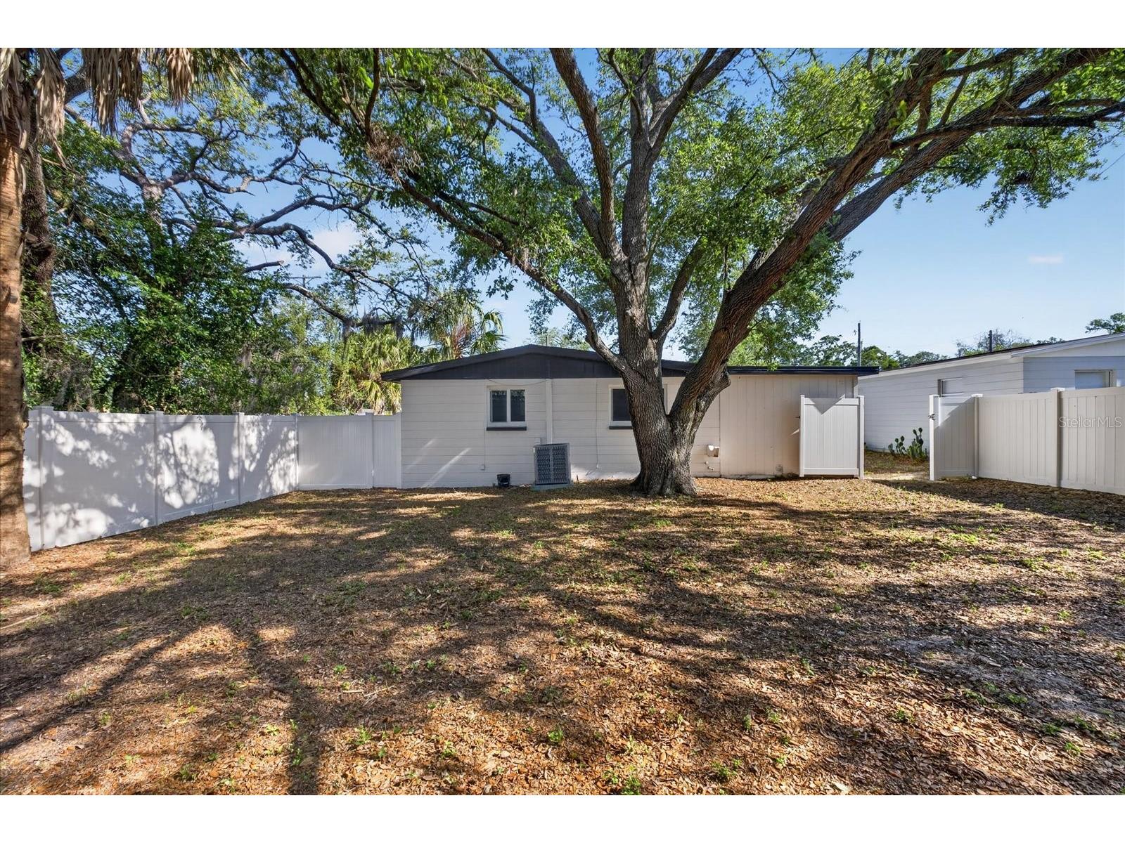 4005 E Henry Avenue Tampa FL 33610 TB8502112 image44