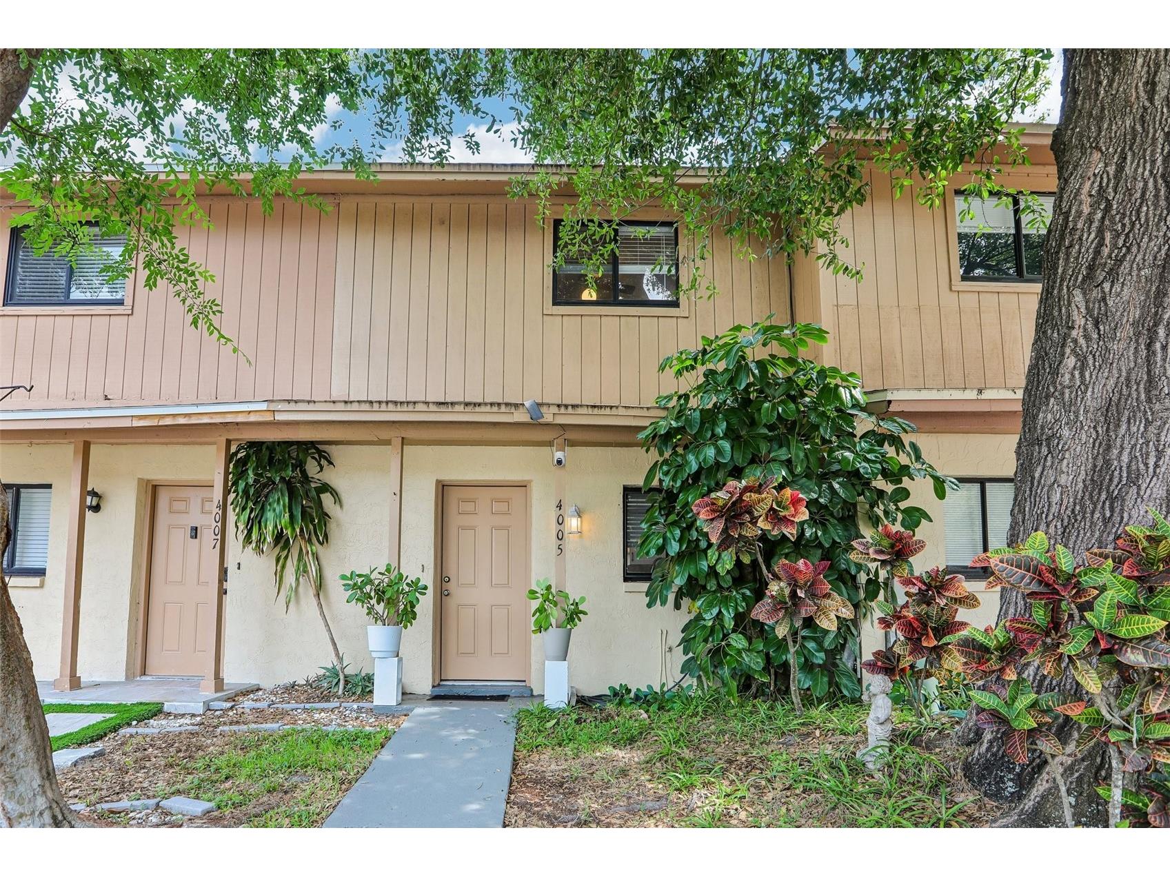 4005 Oak Limb Court Tampa FL 33614 TB8507175 image1
