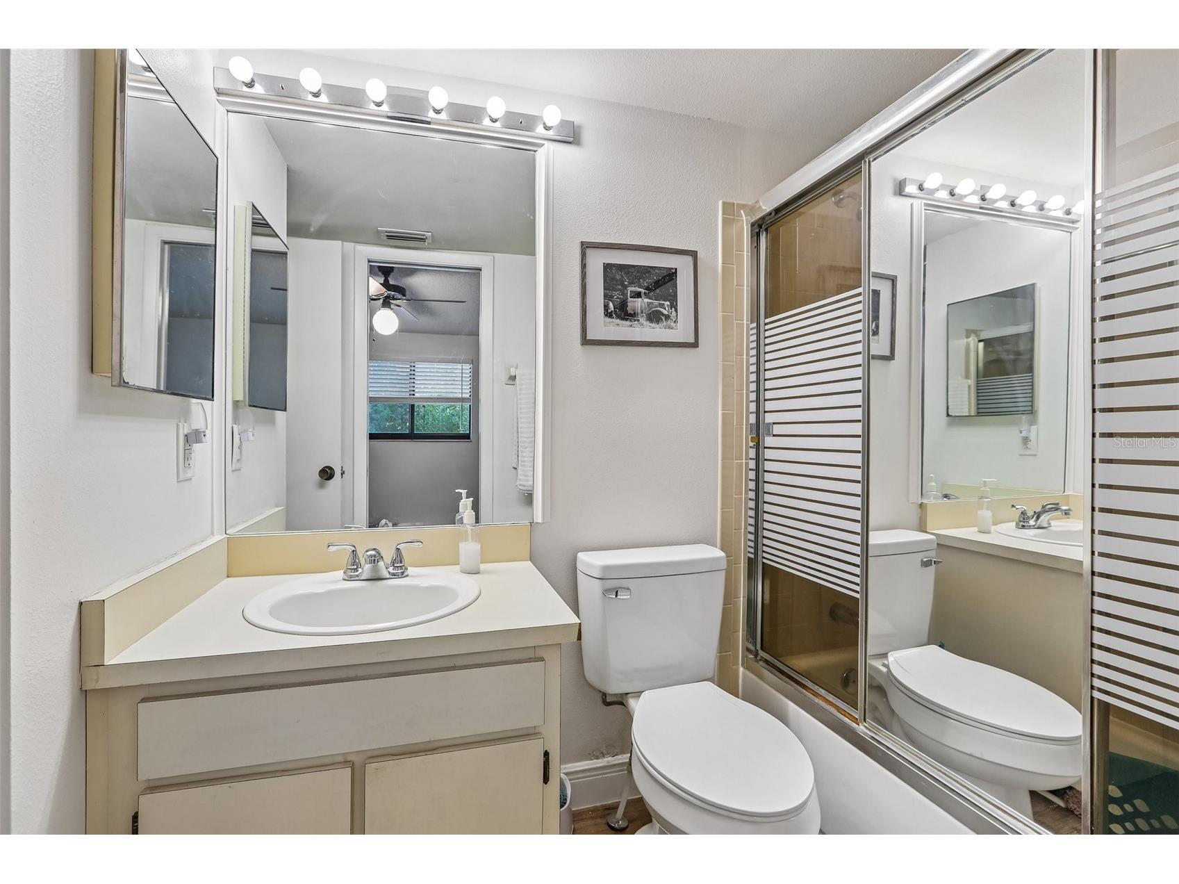 4005 Oak Limb Court Tampa FL 33614 TB8507175 image16