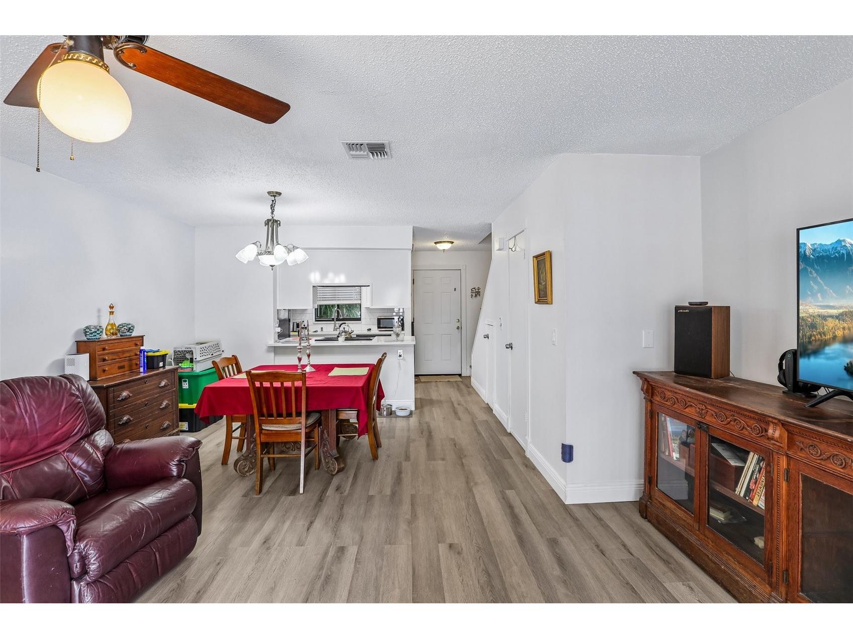 4005 Oak Limb Court Tampa FL 33614 TB8507175 image8