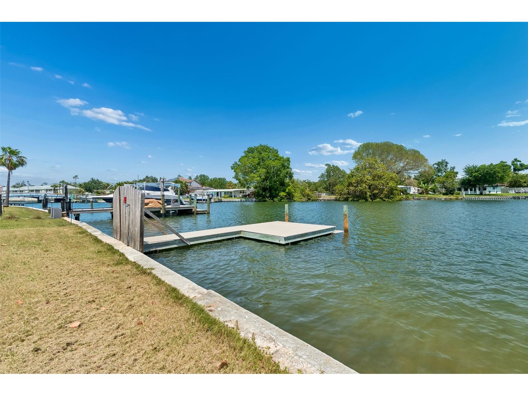 4005 Sunrise Drive S Saint Petersburg FL 33705 TB8494555 image3
