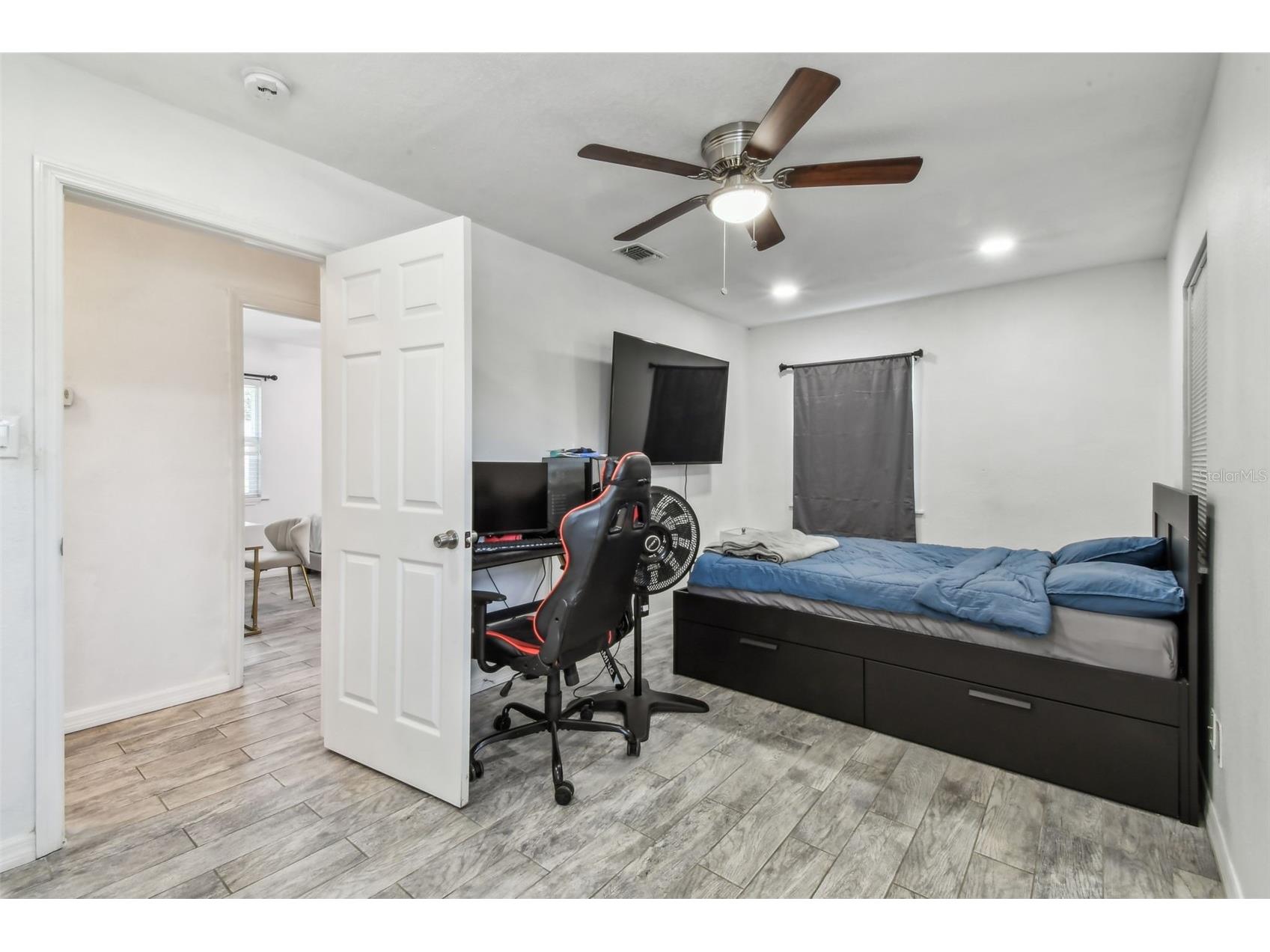 4005 W Tyson Avenue Tampa FL 33611 TB8495142 image22