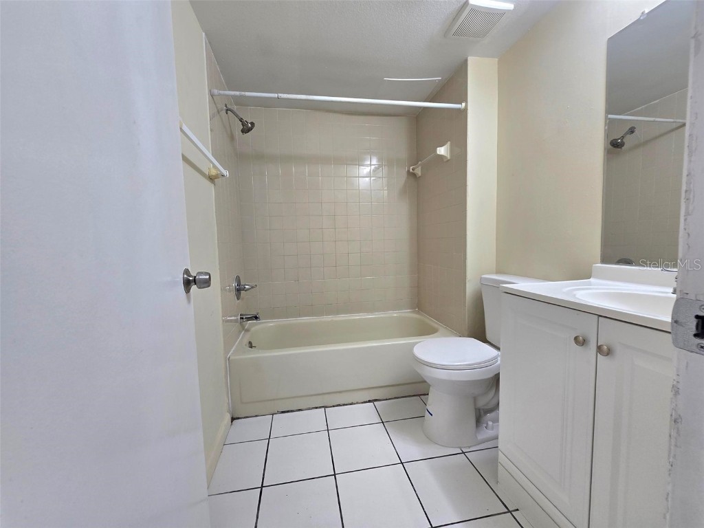 4007 Ashford Green Place #E103 Tampa FL 33613 TB8436956 image10