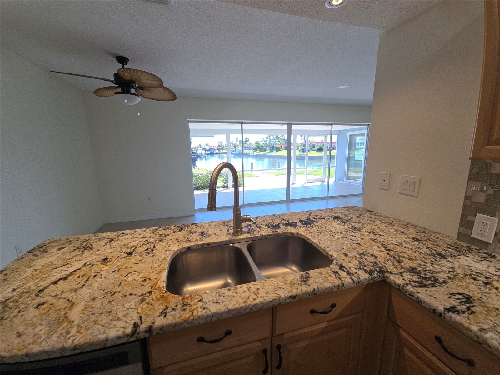 4007 Royal Palm Drive Bradenton FL 34210 - SAN REMO CANAL A4685691 image13