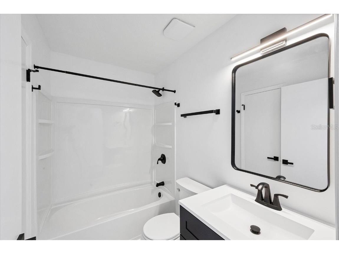 4008 Crockers Lake Boulevard #11 Sarasota FL 34238 A4666434 image26