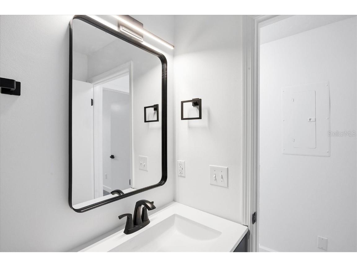 4008 Crockers Lake Boulevard #11 Sarasota FL 34238 A4666434 image27