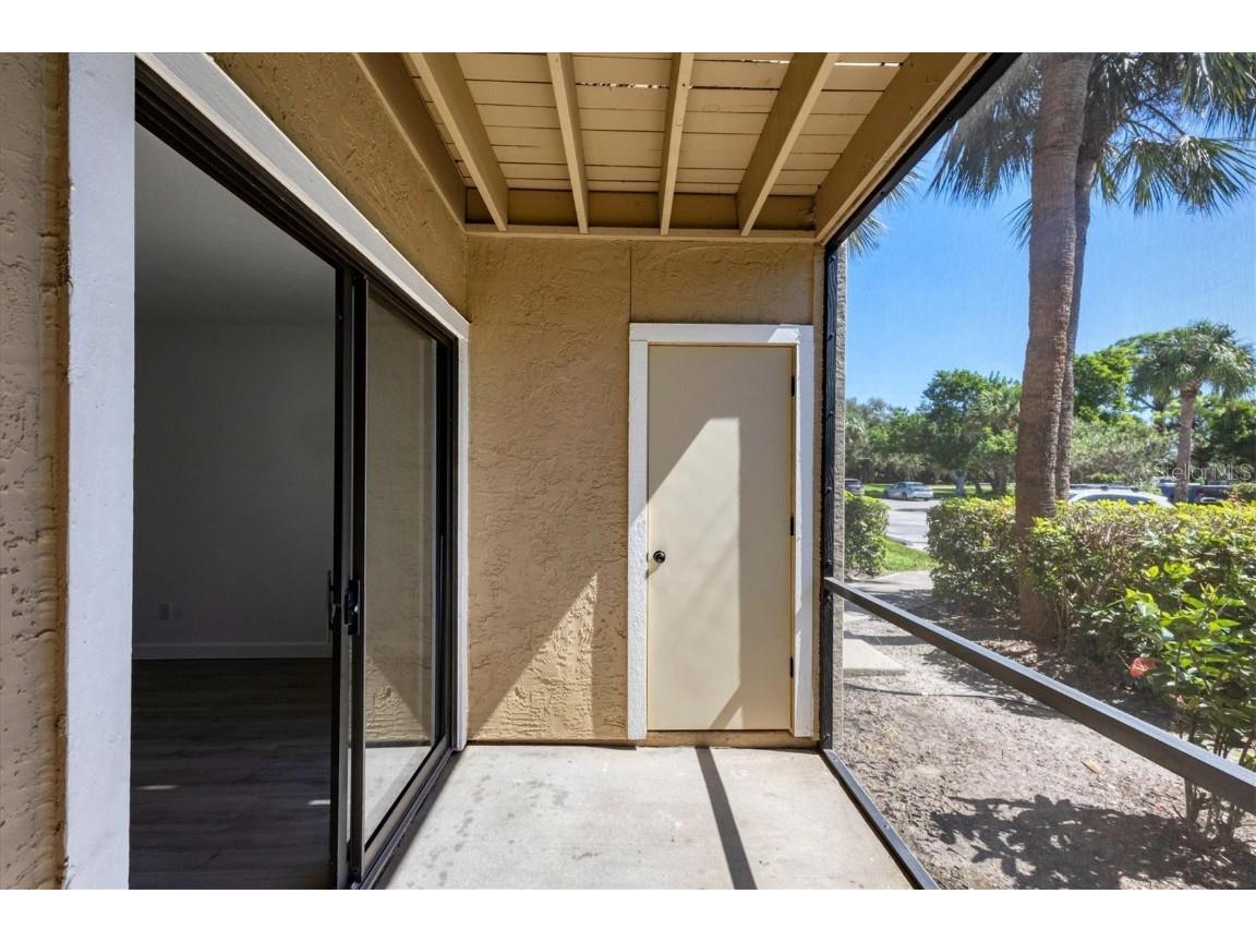 4008 Crockers Lake Boulevard #11 Sarasota FL 34238 A4666434 image33