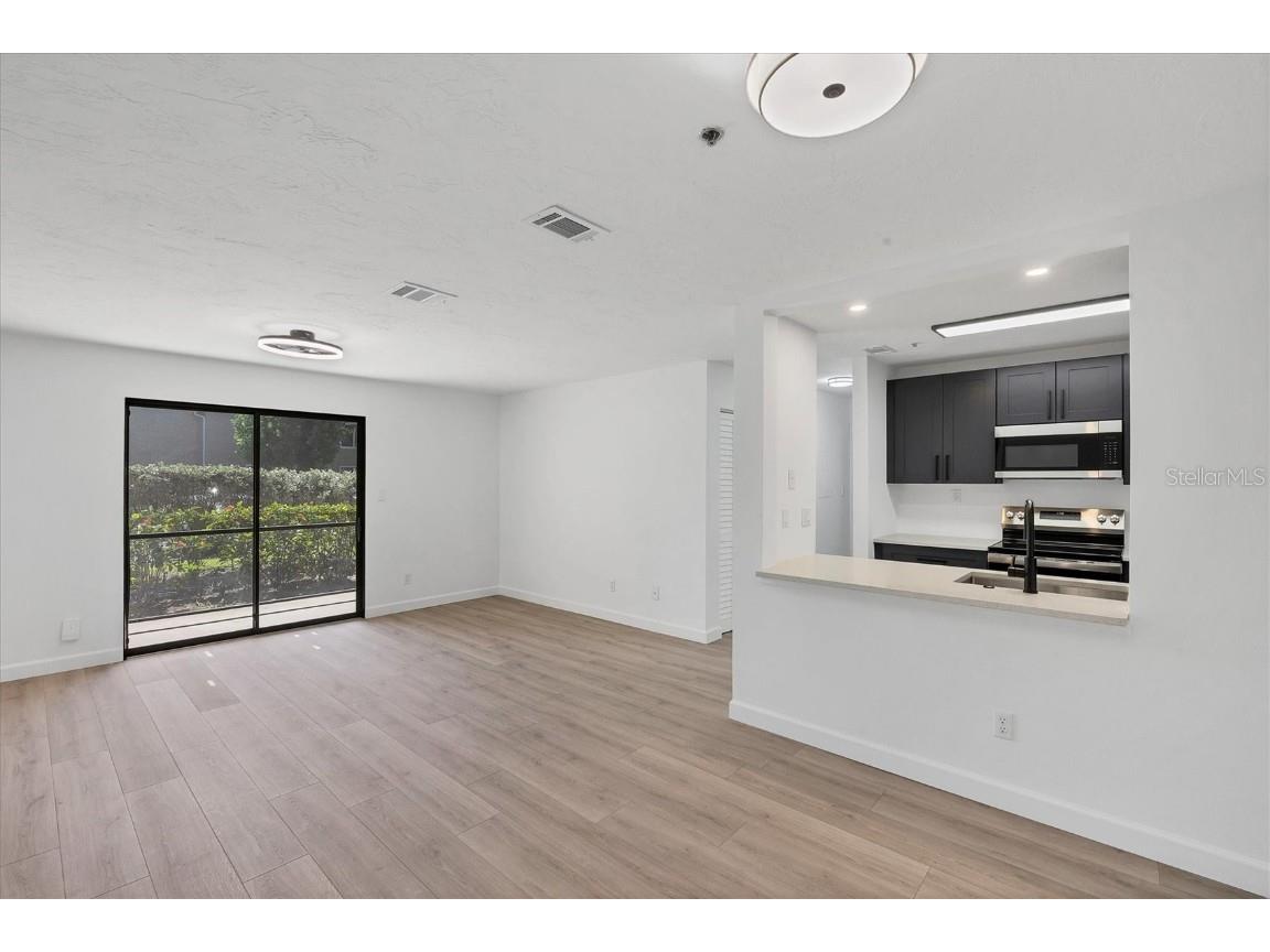 4008 Crockers Lake Boulevard #11 Sarasota FL 34238 A4666434 image4