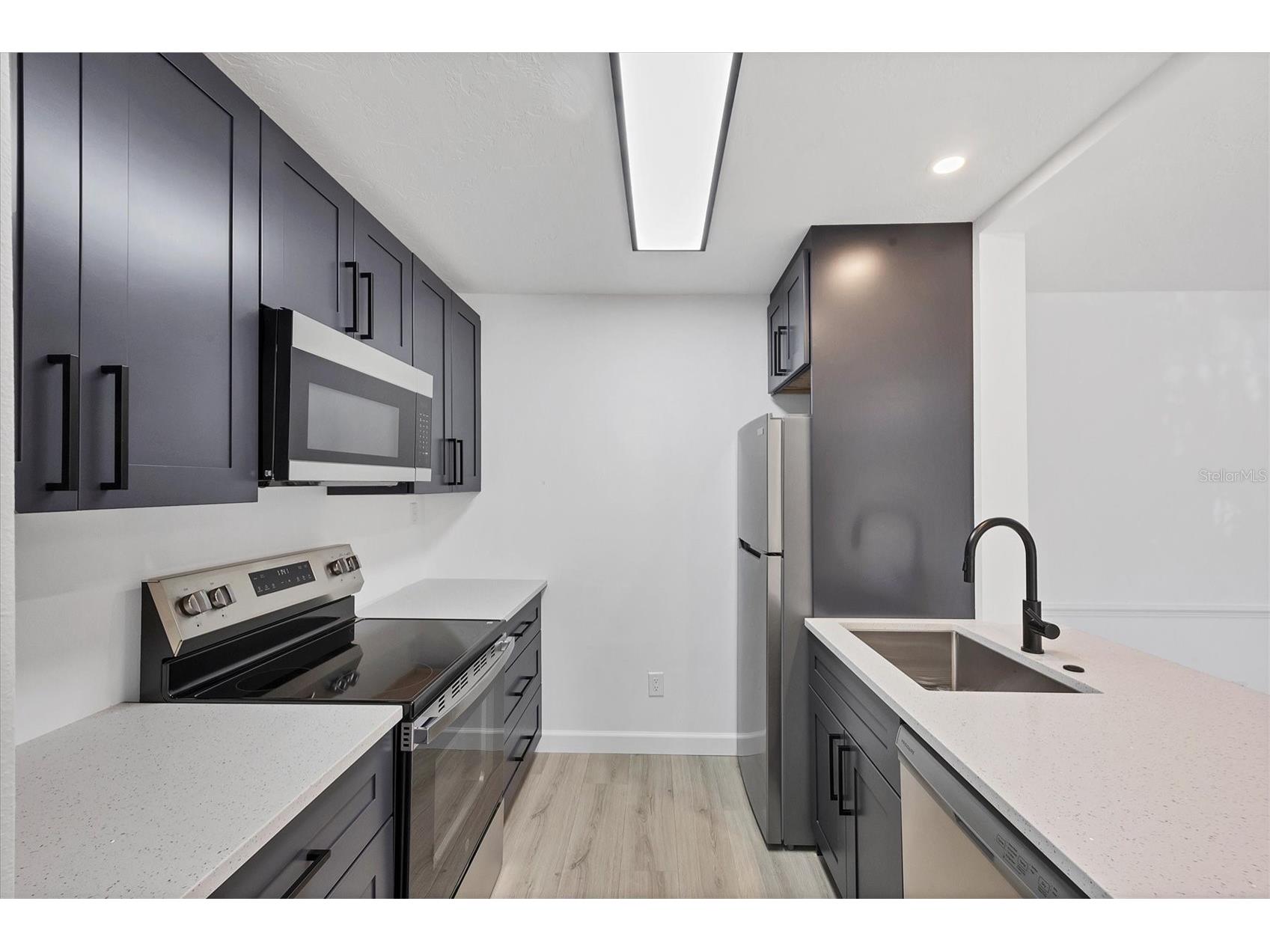 4008 Crockers Lake Boulevard #11 Sarasota FL 34238 A4686347 image2