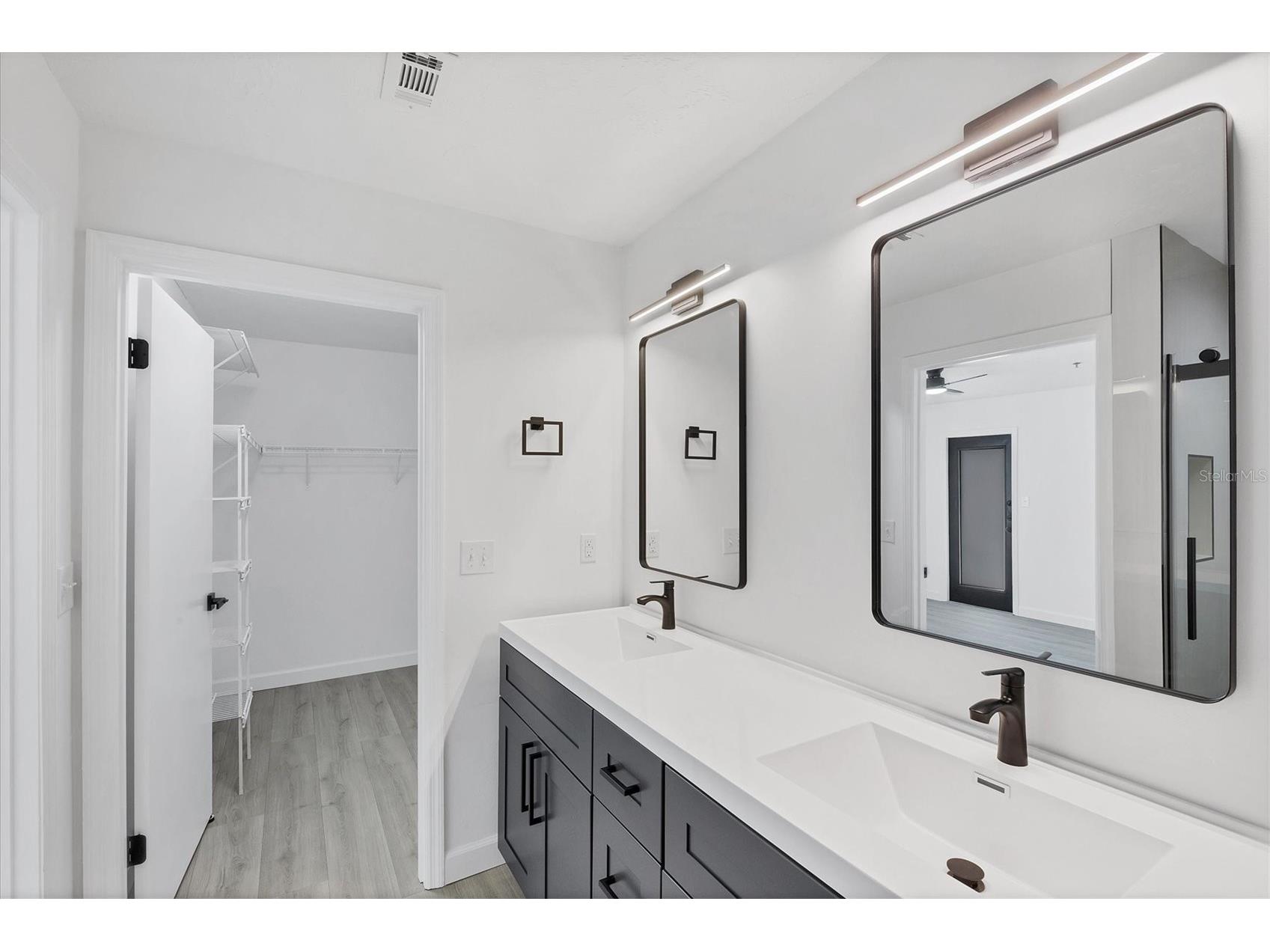 4008 Crockers Lake Boulevard #11 Sarasota FL 34238 A4686347 image24