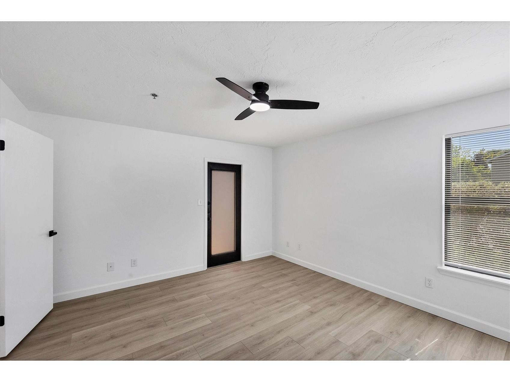 4008 Crockers Lake Boulevard #11 Sarasota FL 34238 A4686347 image7