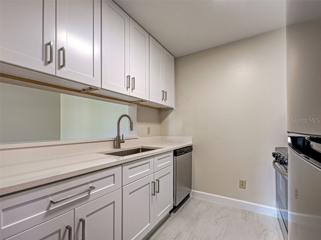 4008 Crockers Lake Boulevard #22 Sarasota FL 34238 A4659699 image14