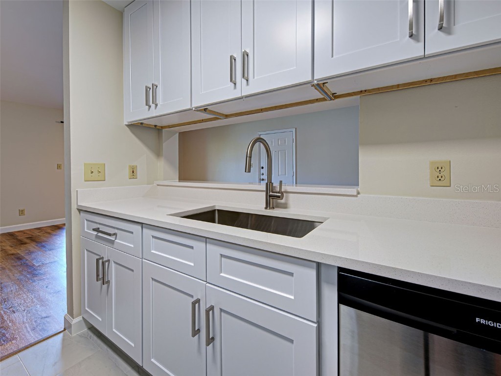 4008 Crockers Lake Boulevard #22 Sarasota FL 34238 A4659699 image18