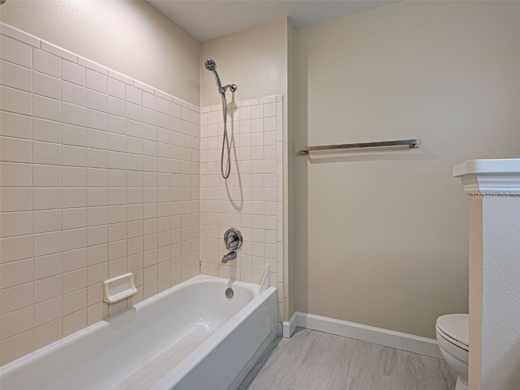 4008 Crockers Lake Boulevard #22 Sarasota FL 34238 A4659699 image31