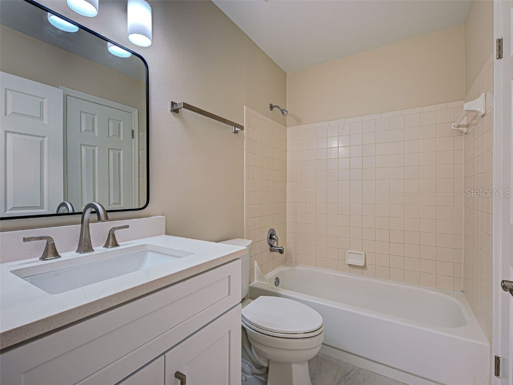 4008 Crockers Lake Boulevard #22 Sarasota FL 34238 A4659699 image38