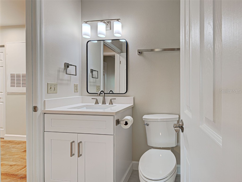 4008 Crockers Lake Boulevard #22 Sarasota FL 34238 A4659699 image40