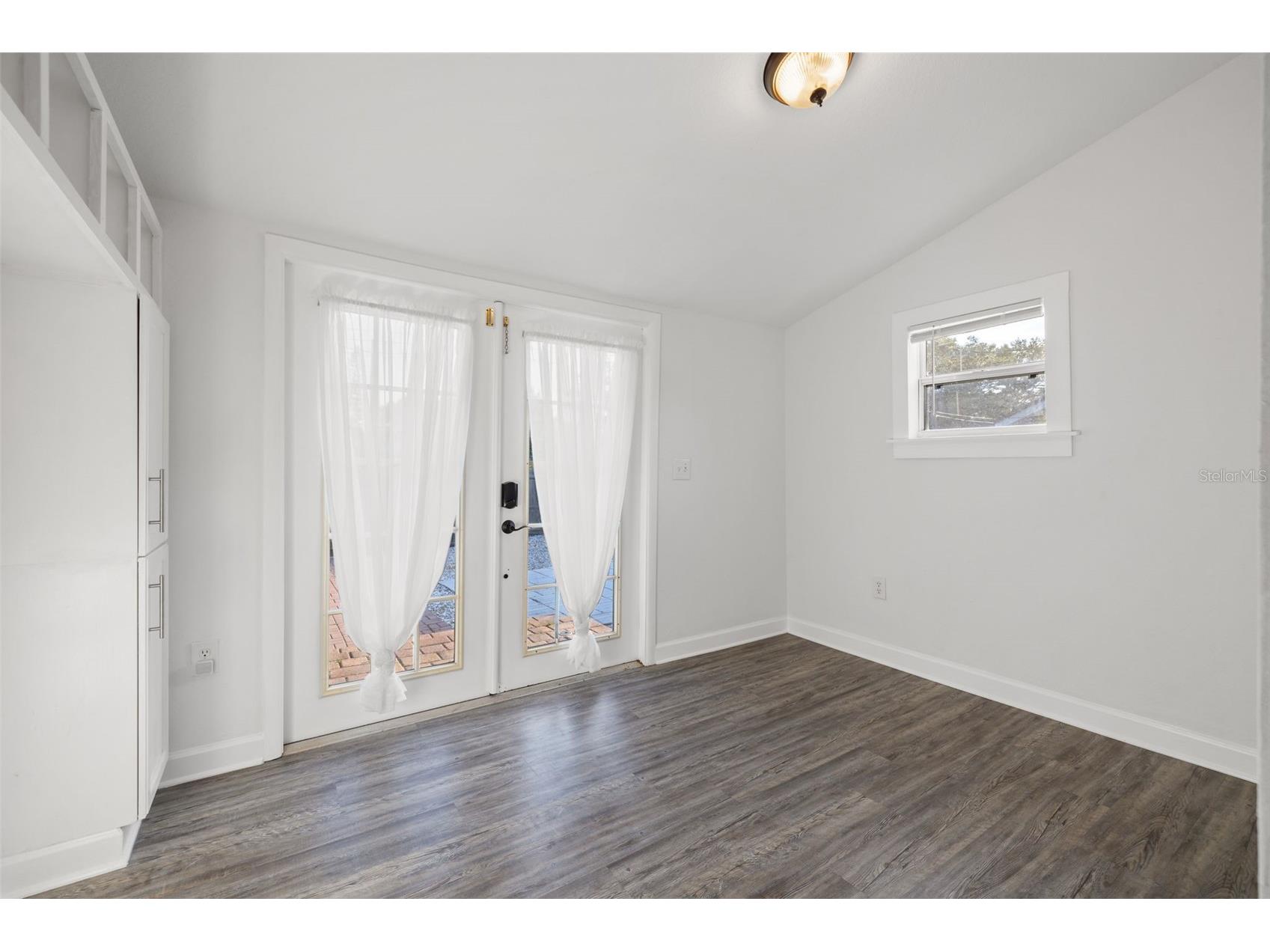 4009 Burlington Avenue N Saint Petersburg FL 33713 TB8462454 image17