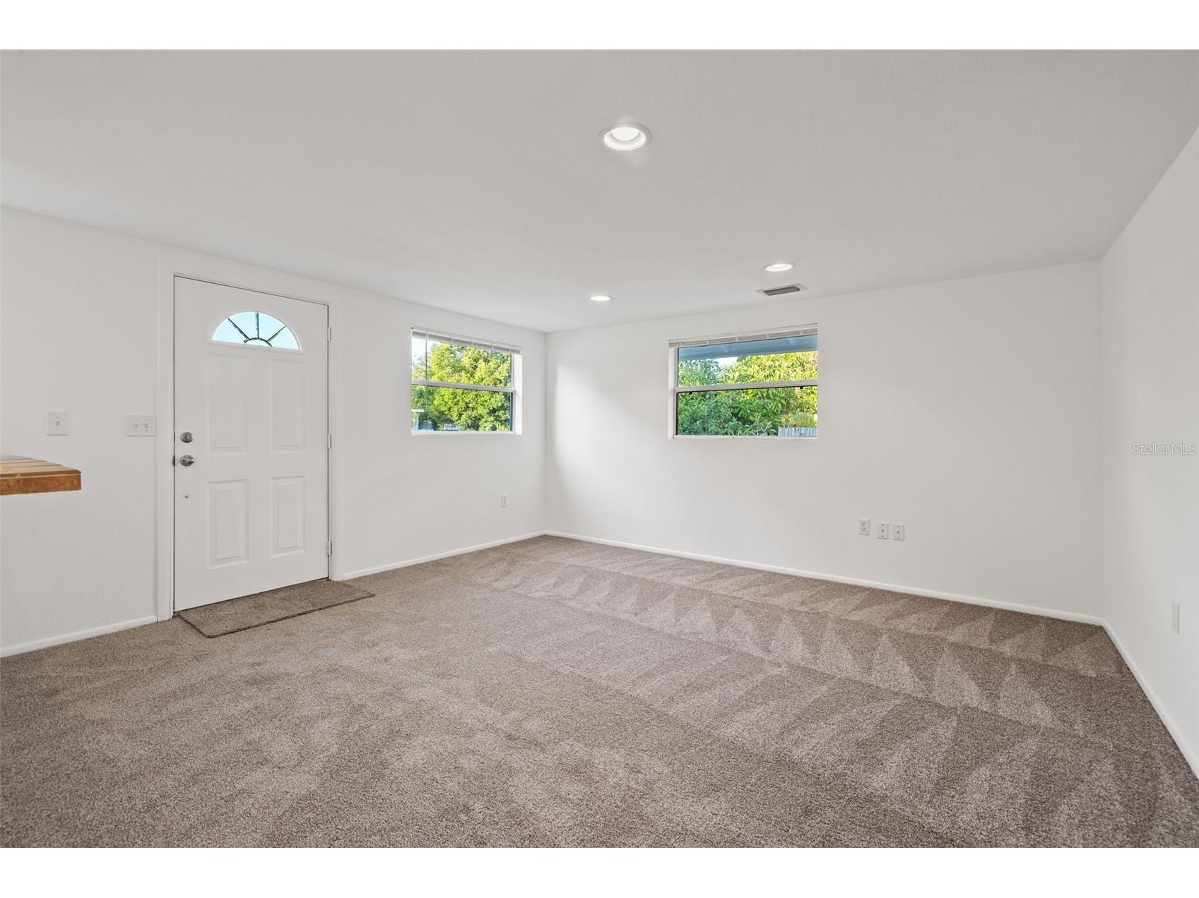 4009 Burlington Avenue N Saint Petersburg FL 33713 TB8462454 image2