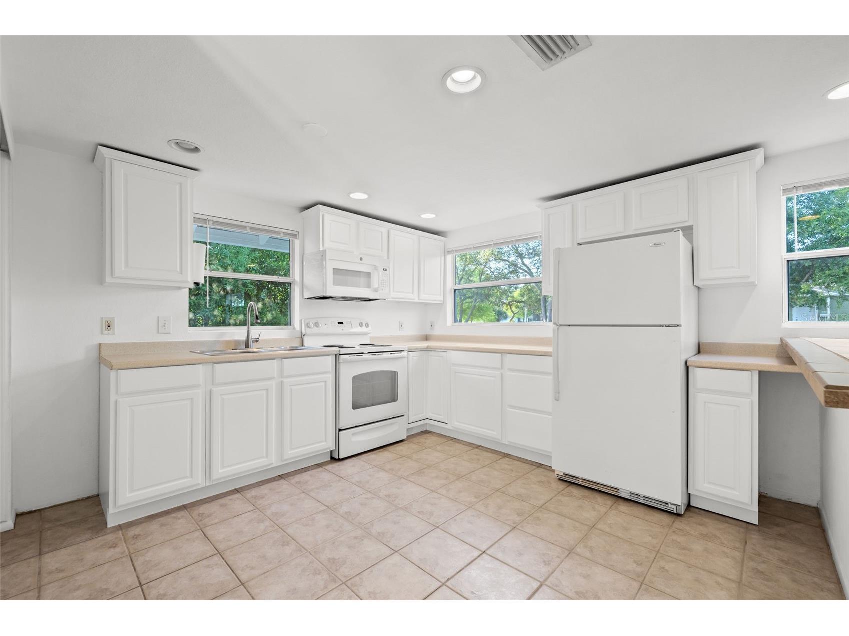 4009 Burlington Avenue N Saint Petersburg FL 33713 TB8462454 image6