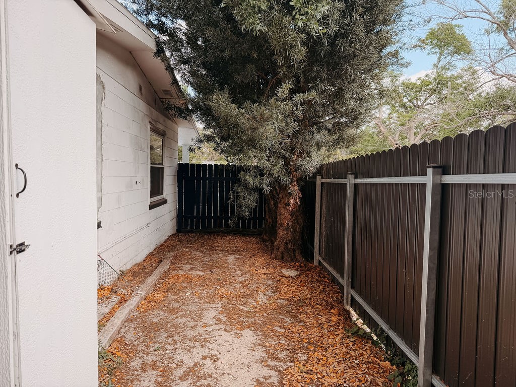 4009 Deleuil Avenue Tampa FL 33610 TB8494966 image34