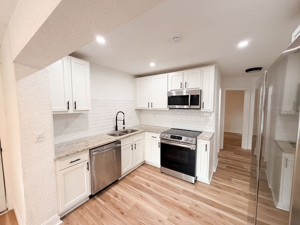 4009 Deleuil Avenue Tampa FL 33610 TB8494966 image7