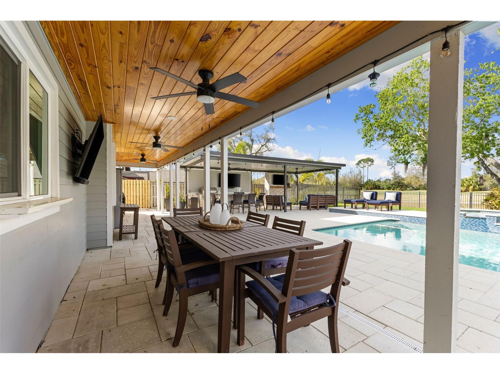 4009 Priory Circle Tampa FL 33618 TB8489893 image56