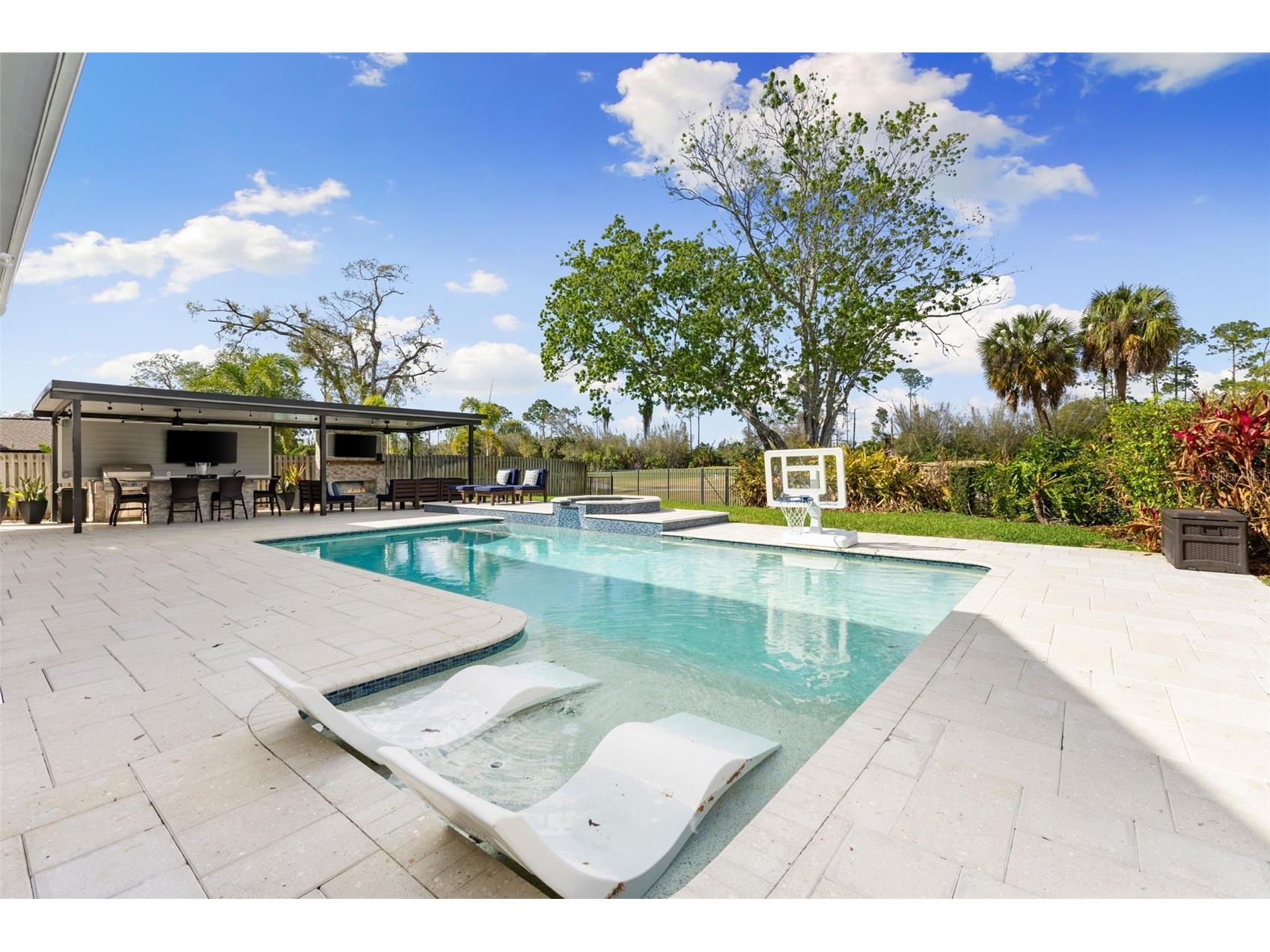 4009 Priory Circle Tampa FL 33618 TB8489893 image60