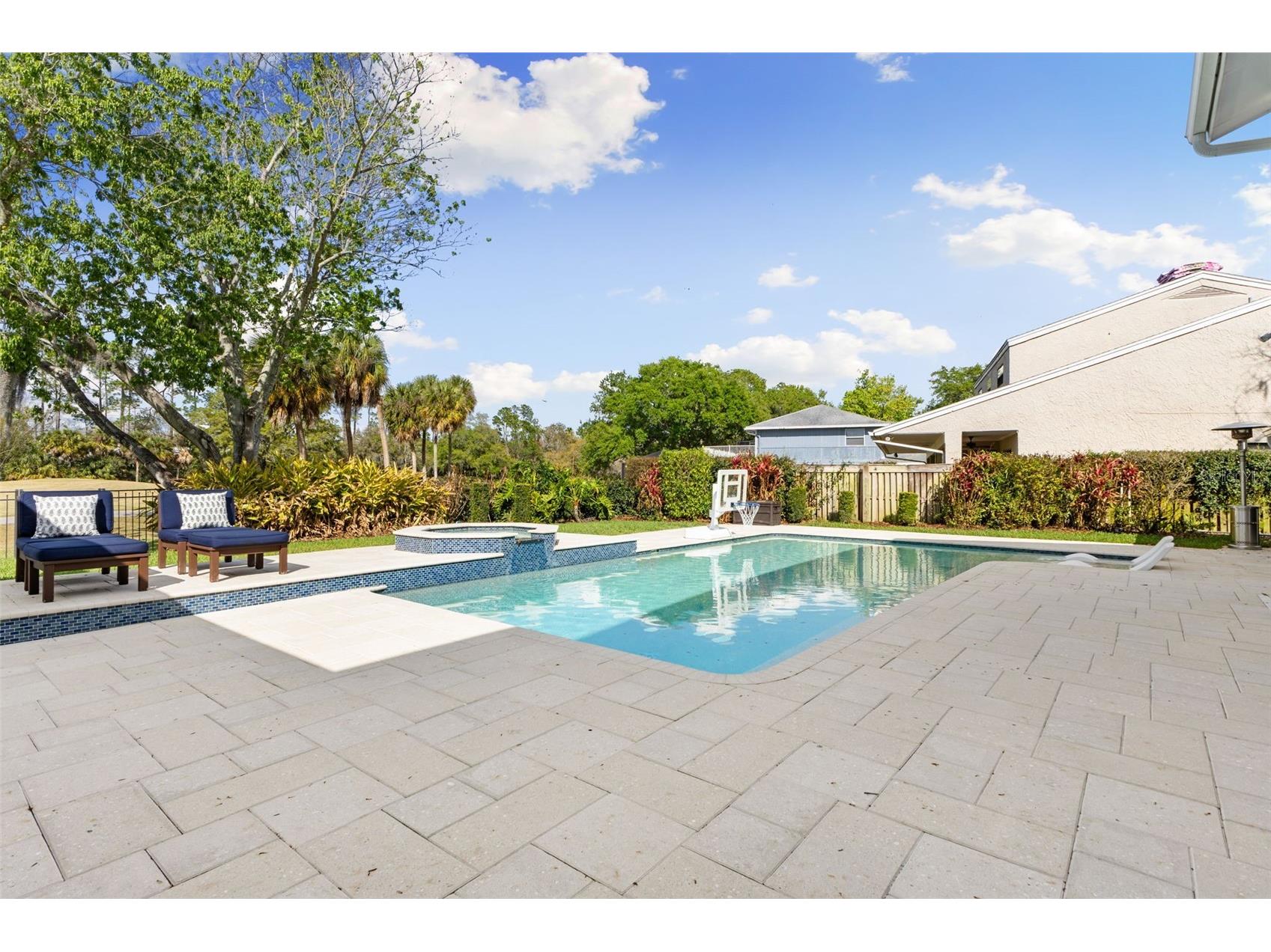 4009 Priory Circle Tampa FL 33618 TB8489893 image61