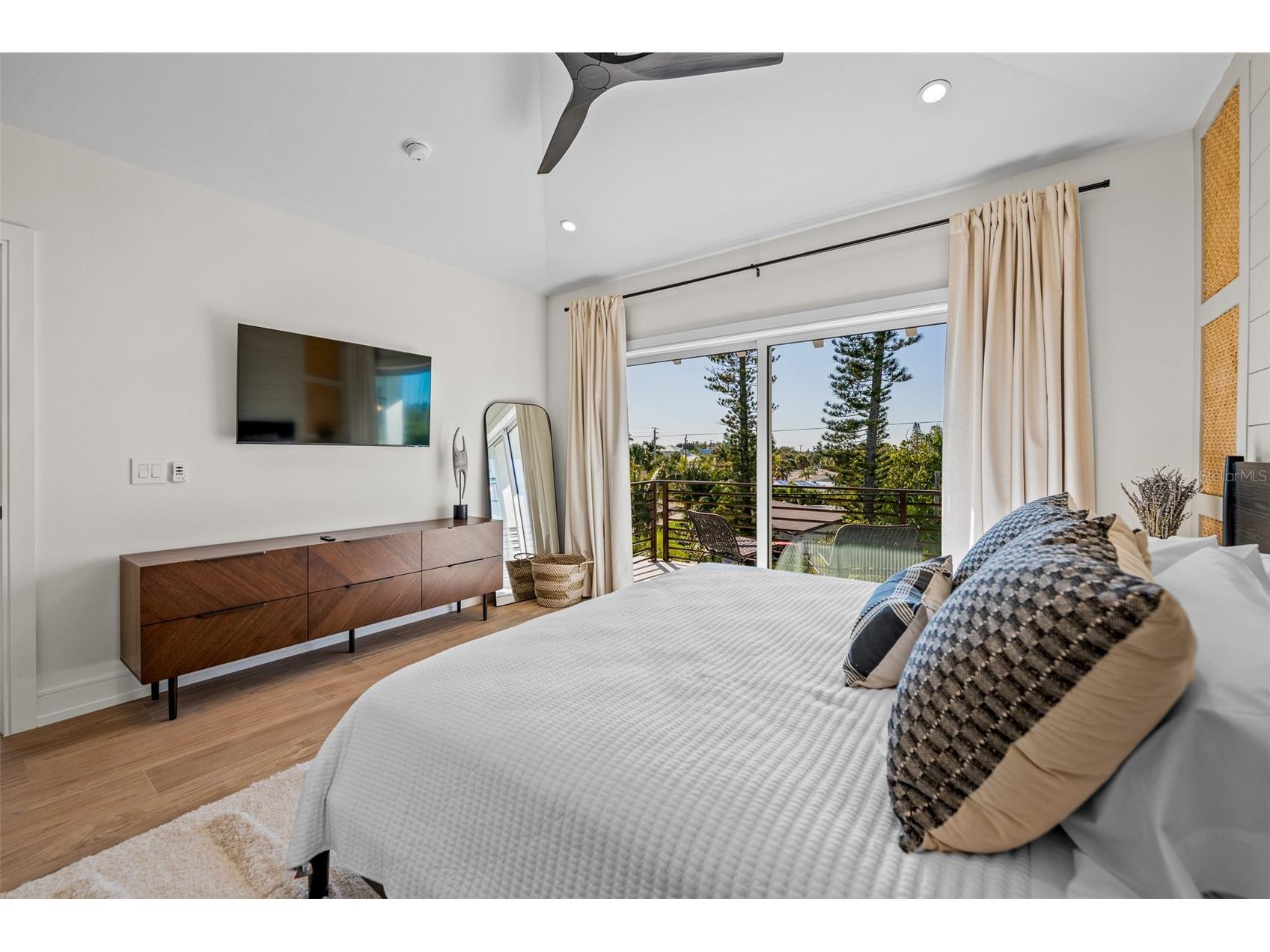 401 77th Street Holmes Beach FL 34217 A4667829 image32