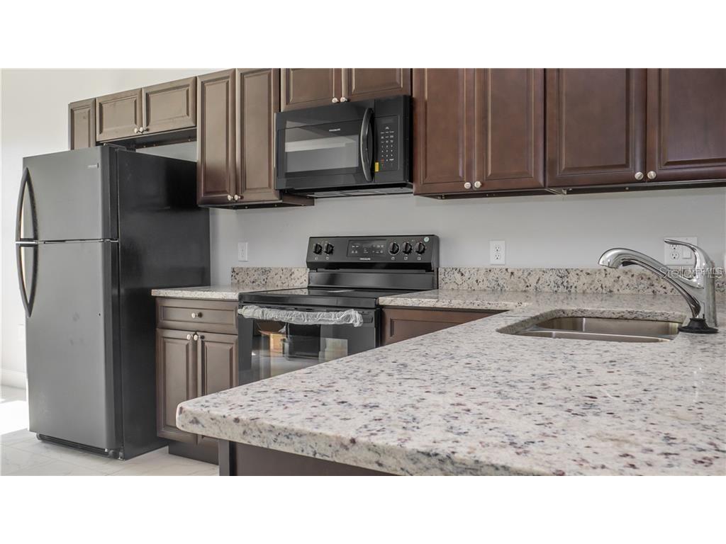401 Albatross Court #B Kissimmee FL 34759 S5145162 image2