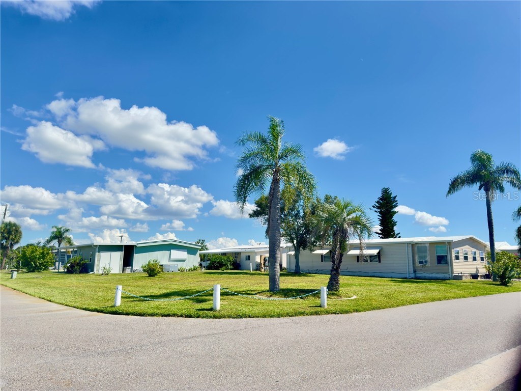 401 Blackburn Boulevard North Port FL 34287 C7515505 image1
